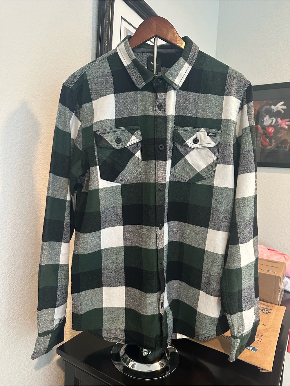 Vans Men's Green Black White Plaid Button-Down Shirt. Sz L.